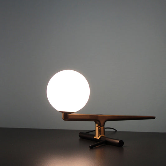 Yanzi Table Lamp by Artemide viewed from the side