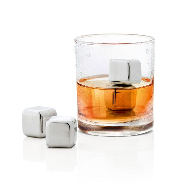 blomus LOUNGE Stainless Steel Ice Cubes, Set of 4 with Bag – LOUNGE steel ice cubes in a styled setting (1)