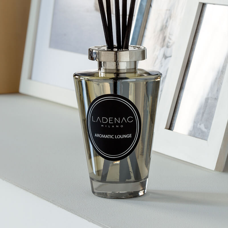 Urban Senses reed diffuser 200 ml by Ladenac Milano, silver-grey bottle styled on a white shelf