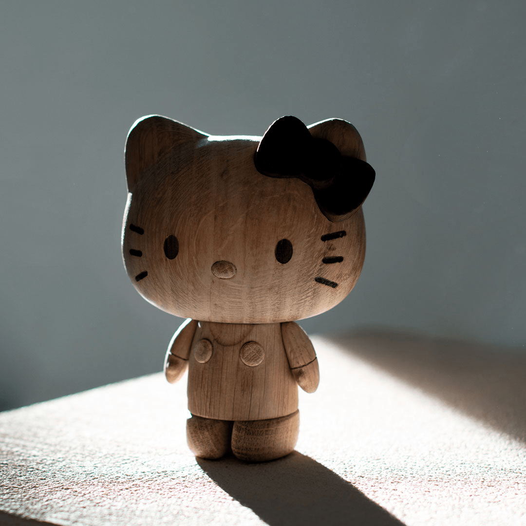 Boyhood Hello Kitty wooden figure in oak, Small (image 9)
