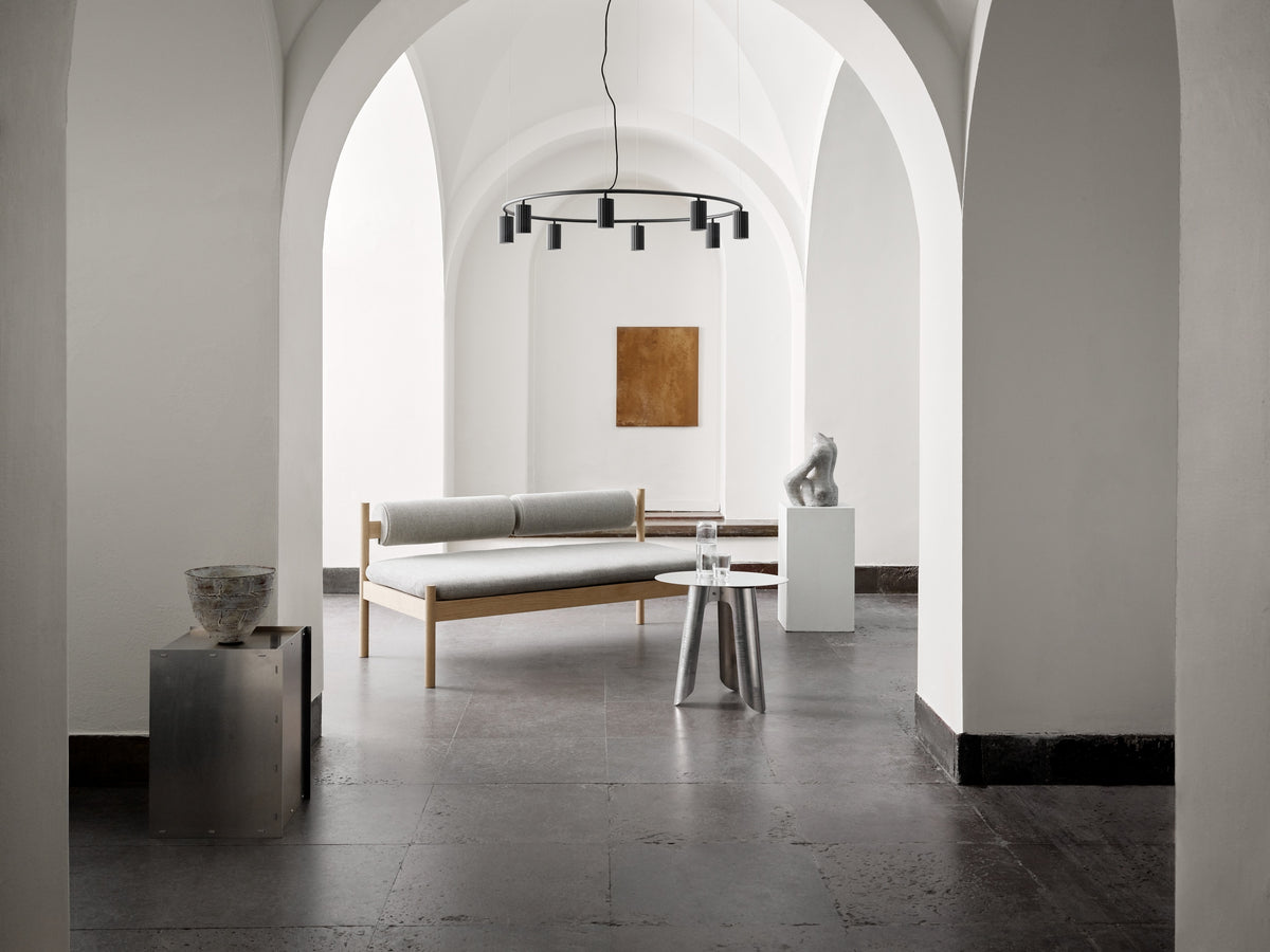 Pholc Donna ring chandelier by Nina Jobs and Stina Sandwall – Circle 100 (39.4 in) Black Ink, styled in a room (3)