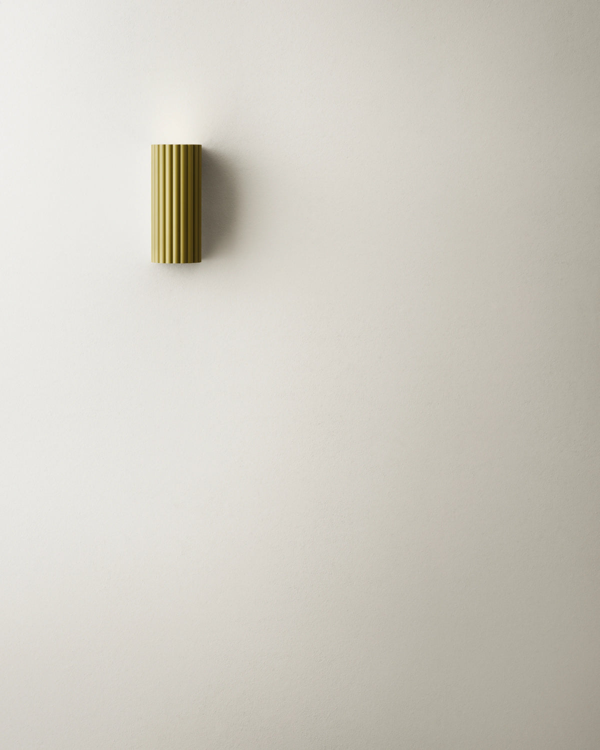 Pholc Donna wall light by Nina Jobs and Stina Sandwall – Amber Green, studio view (2)