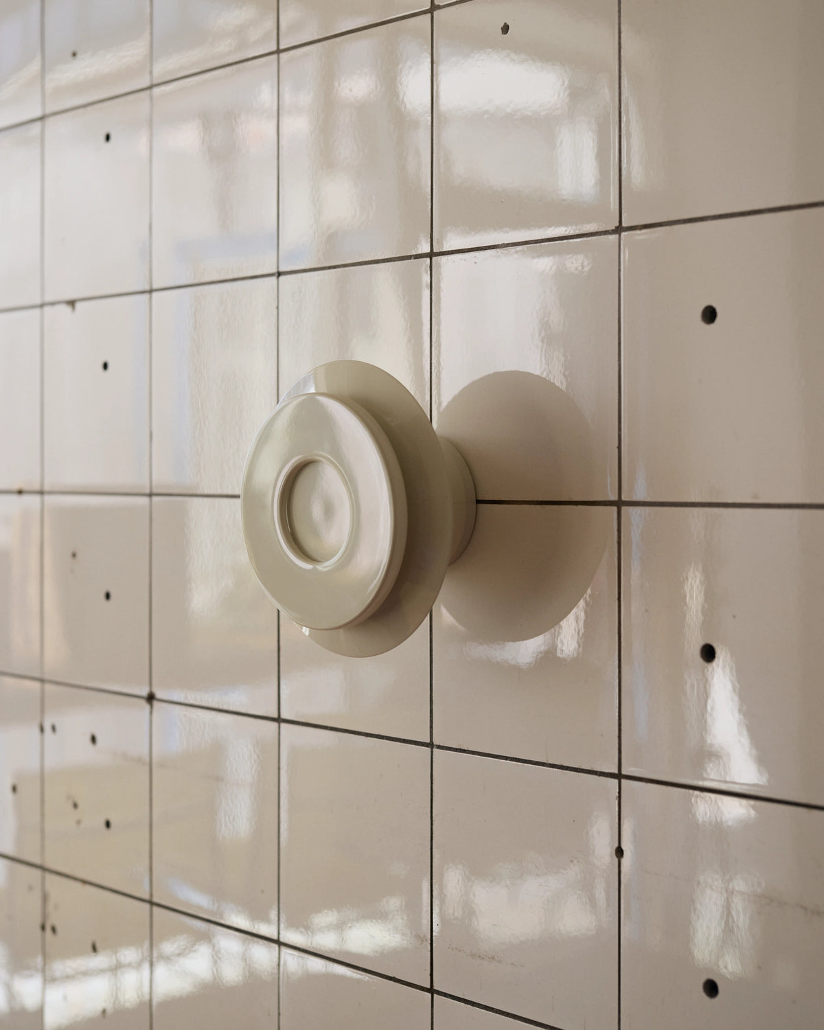 Pholc Lille wall light by Anne Dorthe Vester – Linen, styled in a room (2)