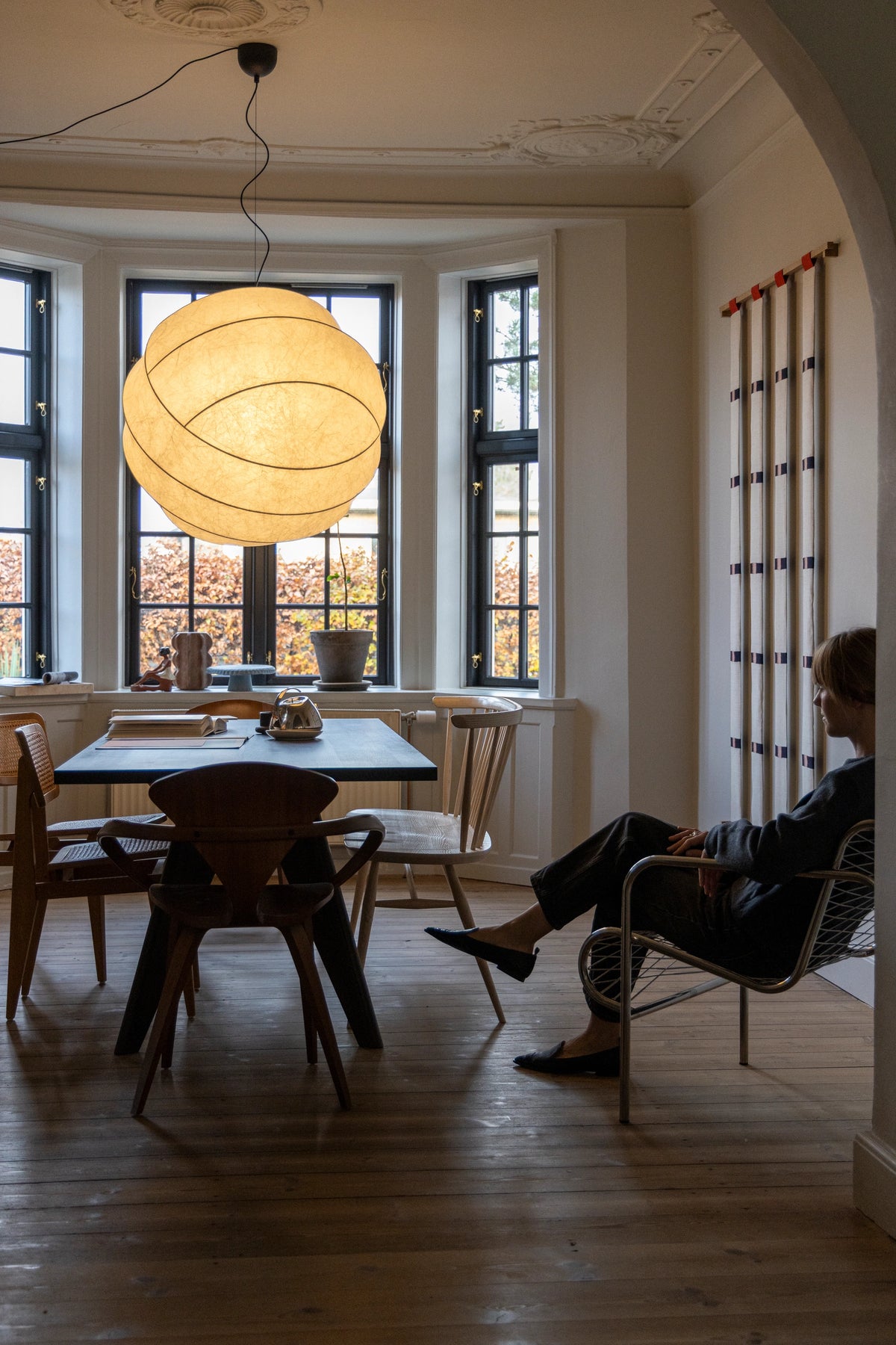 Pholc Turner cocoon pendant light by Broberg & Ridderstråle – Turner 80 seen from the doorway
