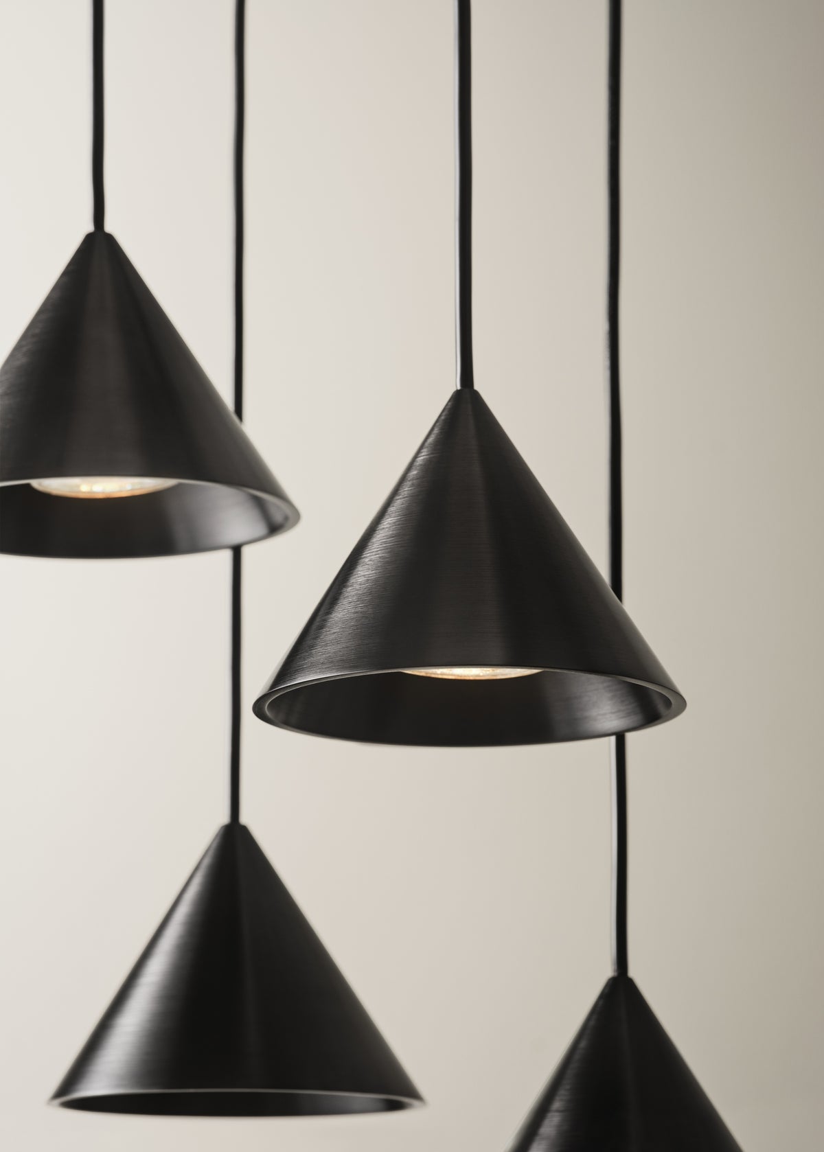 Pholc Apollo mini pendant light by Broberg & Ridderstråle – Darkest Hour, studio view (3)