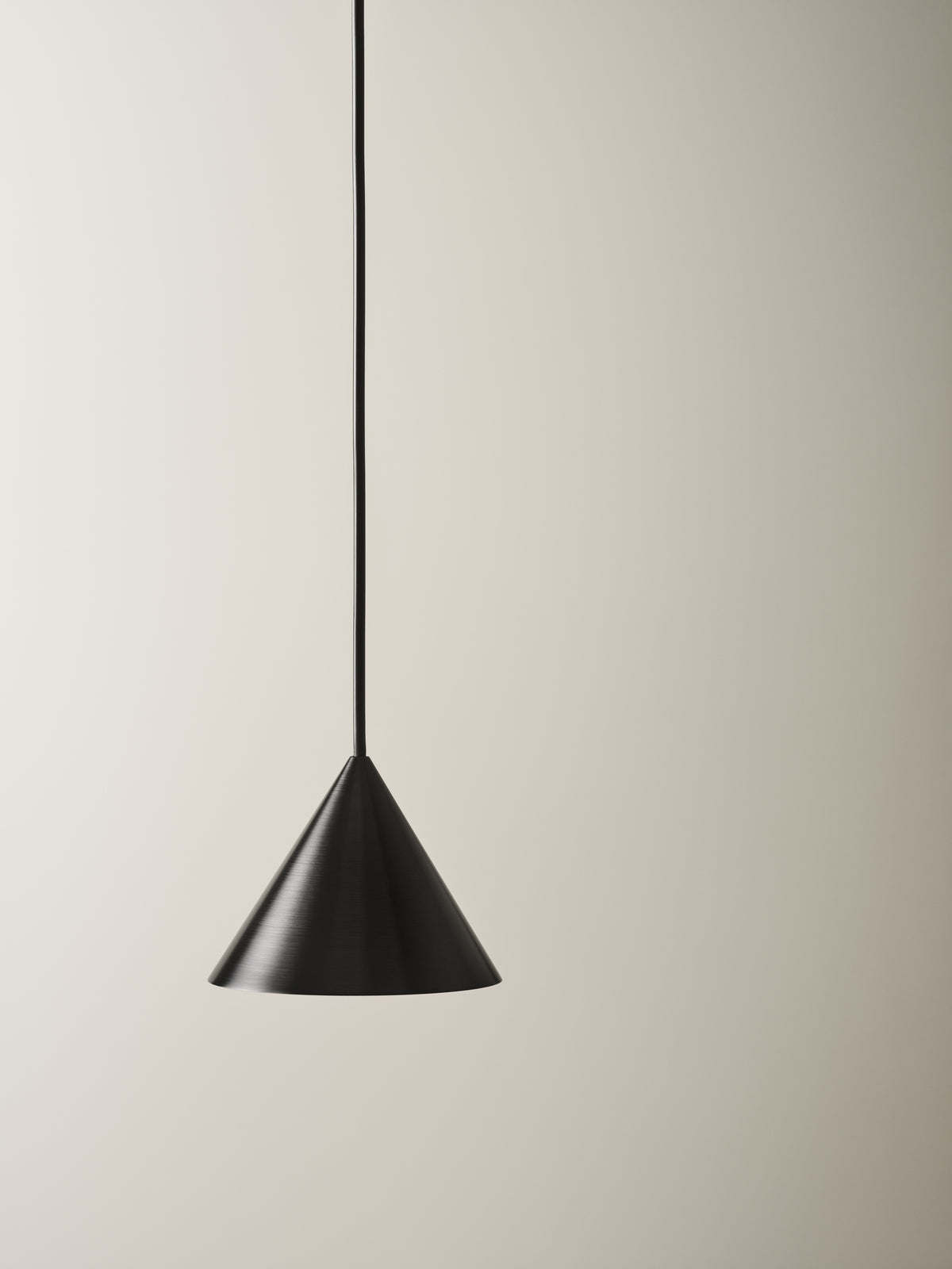 Pholc Apollo mini pendant light by Broberg & Ridderstråle – Darkest Hour, studio view (2)