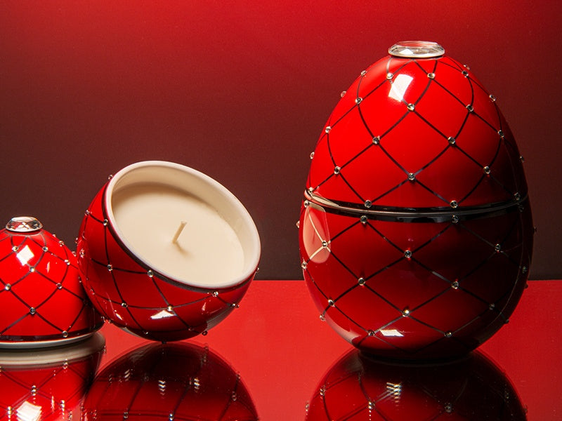 Bois de Russie 220 g ceramic egg candle by Ladenac Milano, Red Silver Stripes egg opened, candle inside