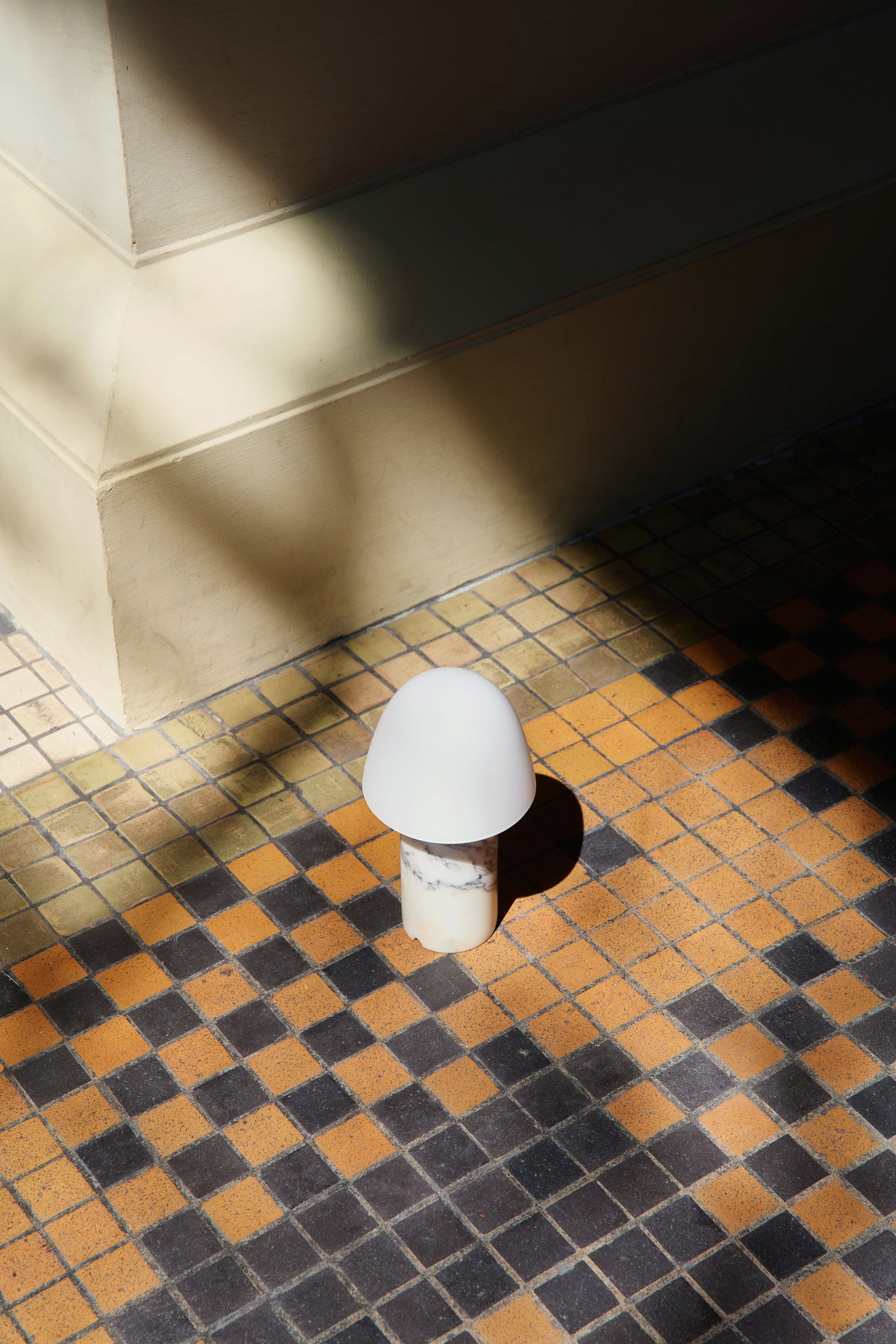 Fuse Portable Lamp, shown in an interior (26)