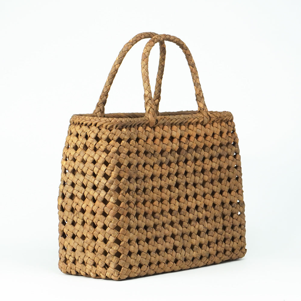 Yama-Biko Ishi Wild Grape Vine Basket Bag – three-quarter view