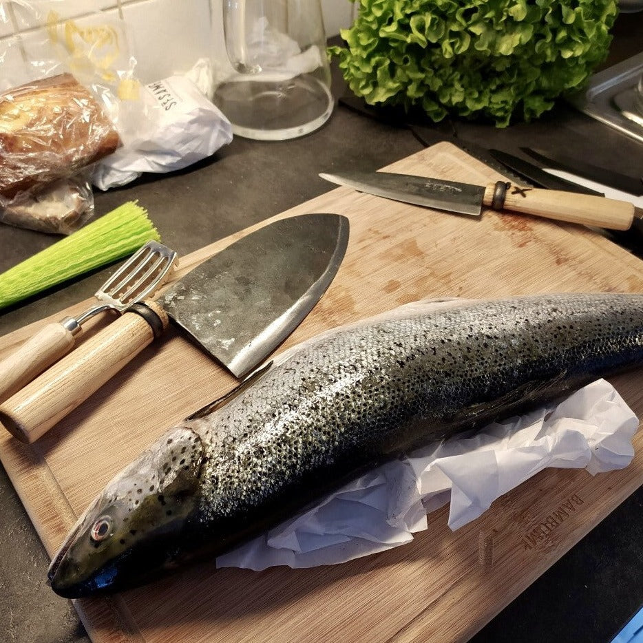 #61 sashimi knife slicing fresh fish