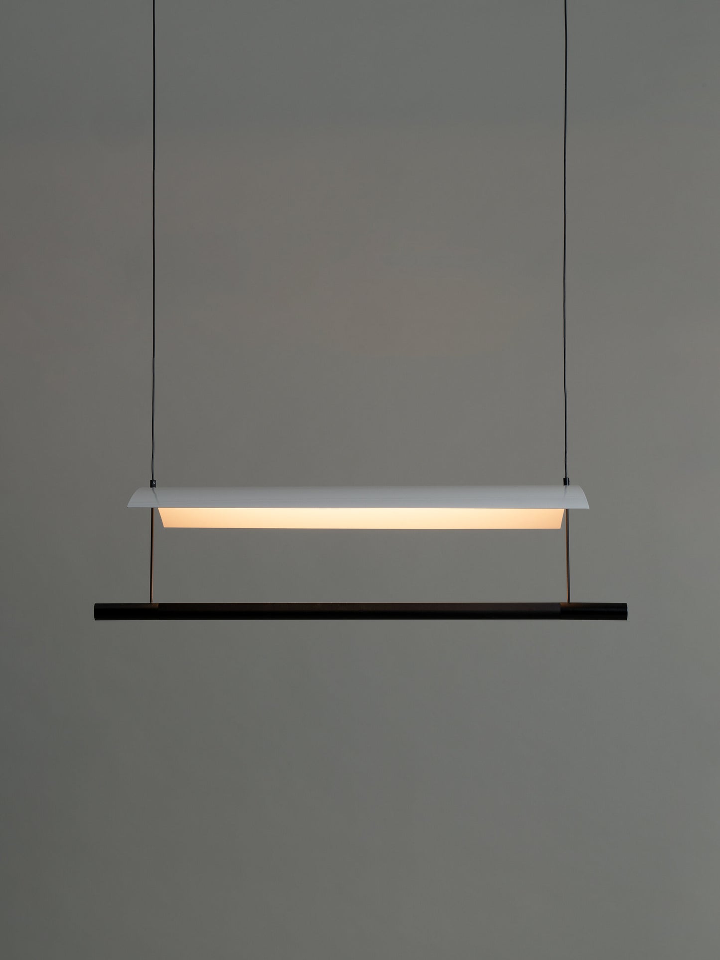 Lamina Linear Pendant Light: Contemporary Design Statement