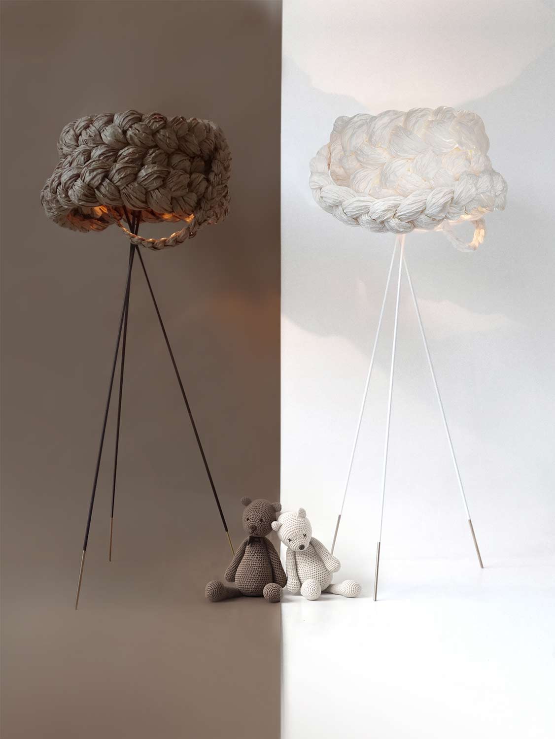 Mammalampa The Bride large floor lamp in Brown – styled in a room