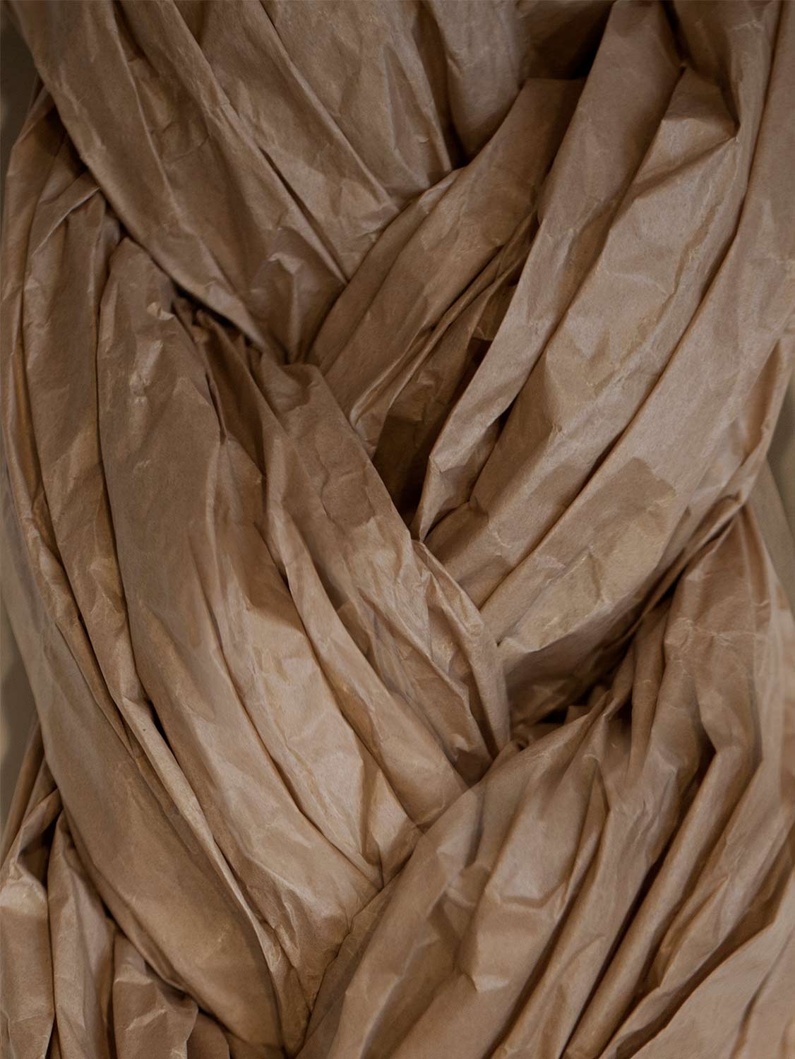 Mammalampa The Bride large pendant in Brown – styled in a room (2)