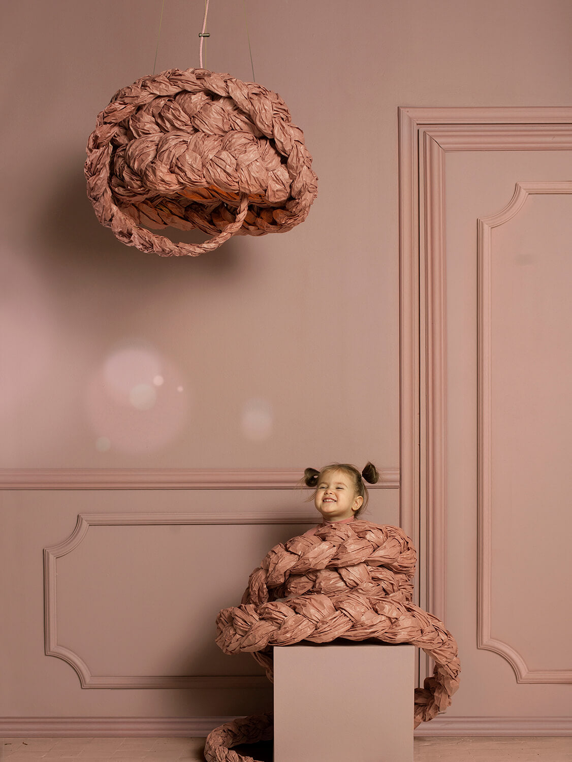 Mammalampa The Bride medium pendant in Pink – styled in a room (3)