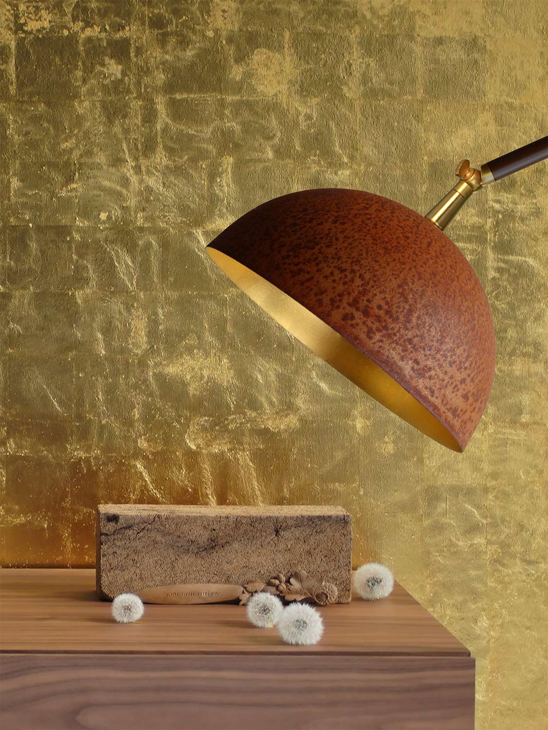 Mammalampa The Queen double floor lamp in Rust and Gold – styled in a room (4)