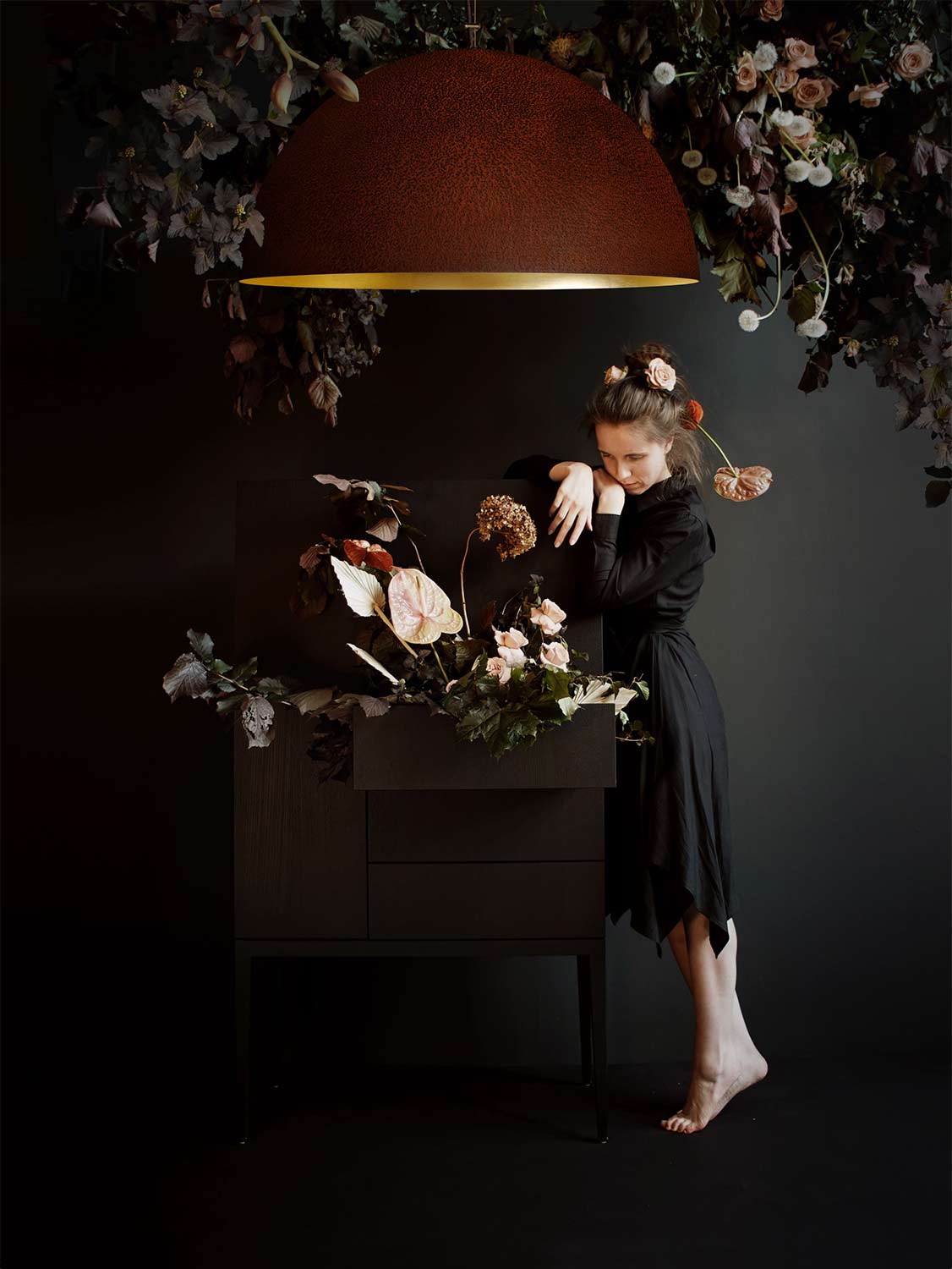 Mammalampa The Queen extra-large pendant in Rust and Gold – styled in a room