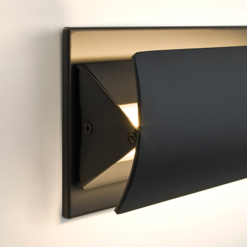 Besa Montour wall sconce – in a room
