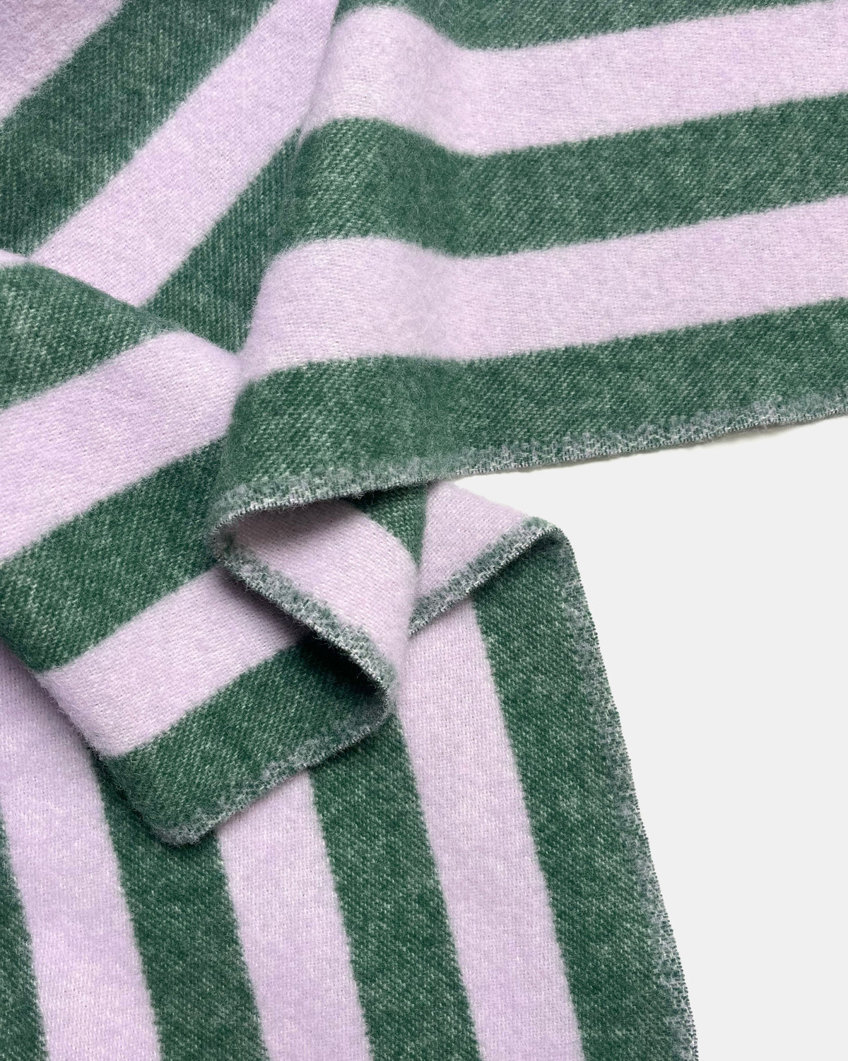 Maison Deux Candy Wrap Wool Blanket in Lilac/Green – detail 4