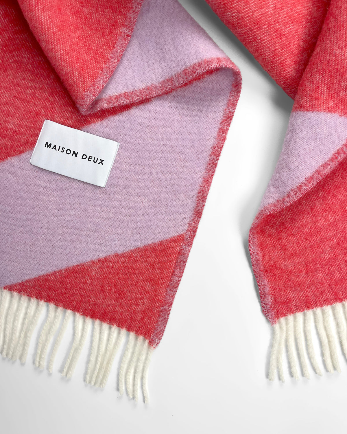 Maison Deux Swirl Wool Blanket in Lilac/Scarlet – detail 3
