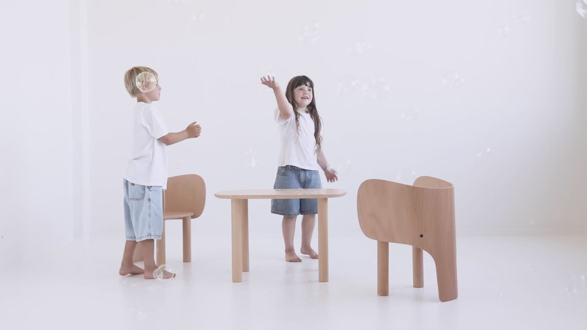 EO Play Elephant Table – product video from EO