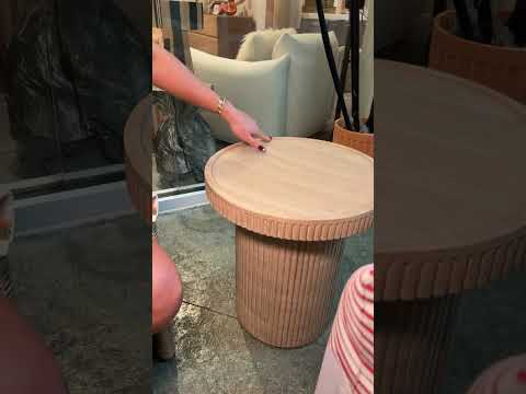 Video: Darcy Concrete Indoor / Outdoor Side Table