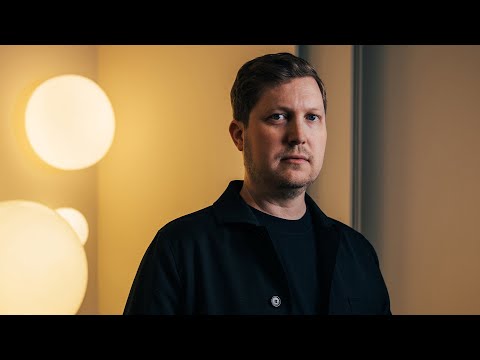 Product video of the Lodes Volum glass lighting collection by Snøhetta highlighting sculptural design and 360-degree illumination