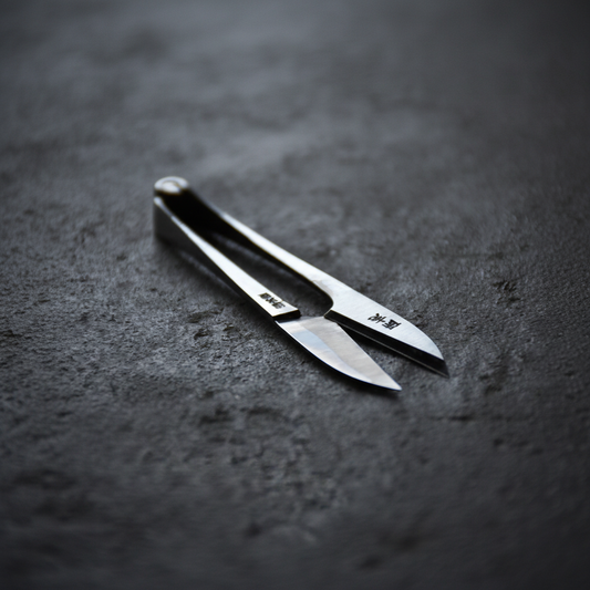 Terazaki Hamono Tsume Hand-Forged Nigiri Scissors – single pair on slate
