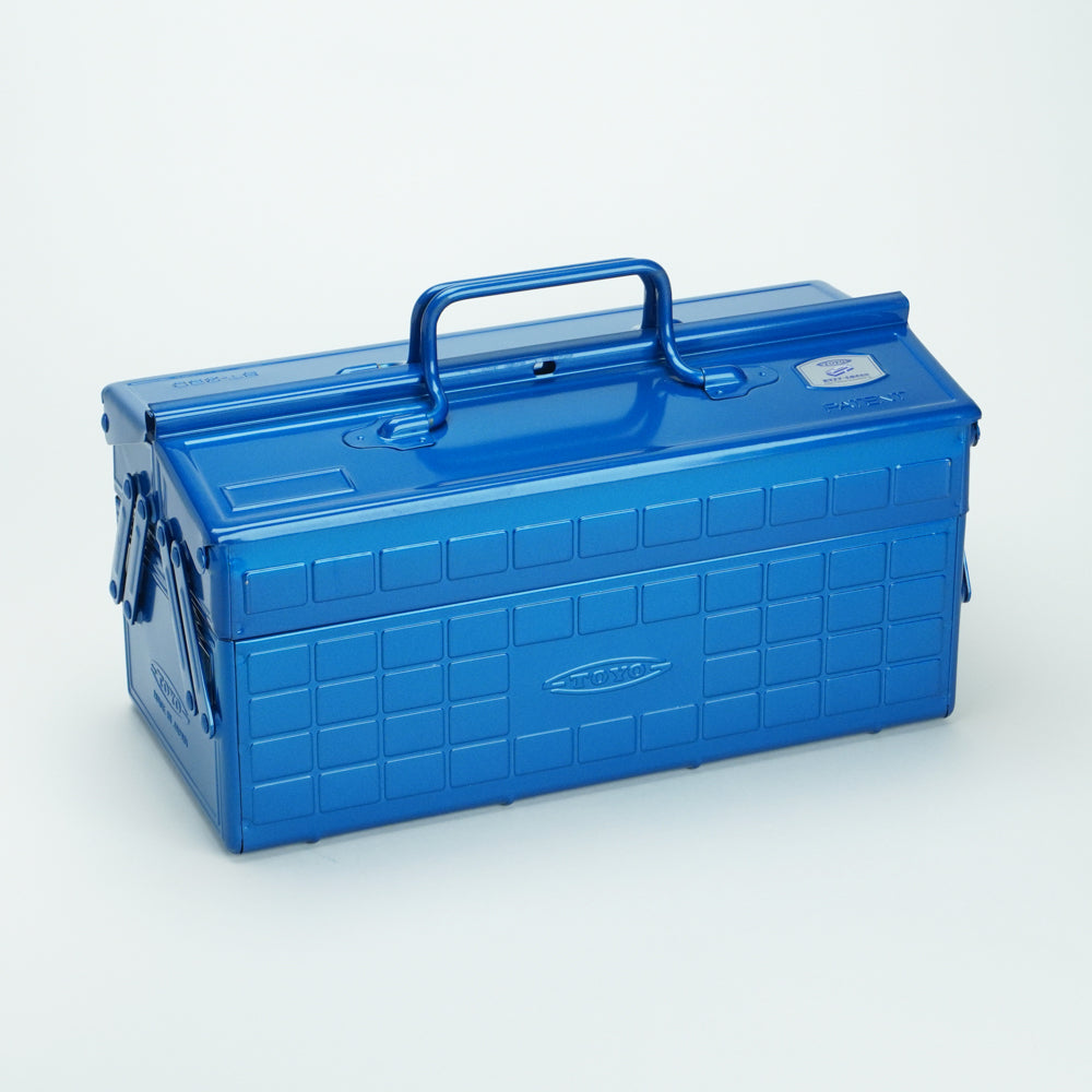 Toyo Steel ST-350 Two-Level Cantilever Toolbox – Blue, closed