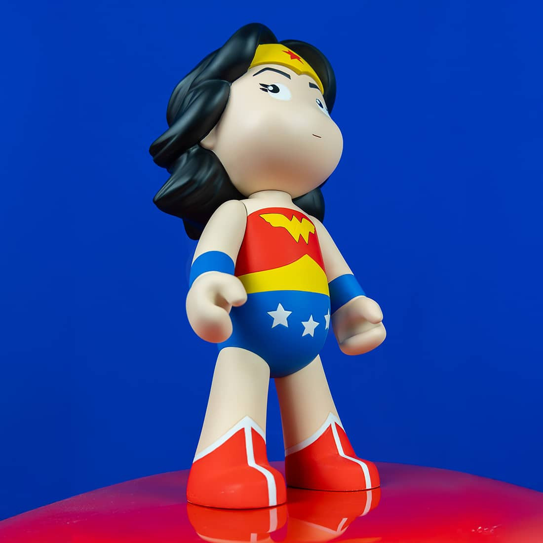 Leblon Delienne Wonder Woman Super Pop sculpture, angle view, 10 inch