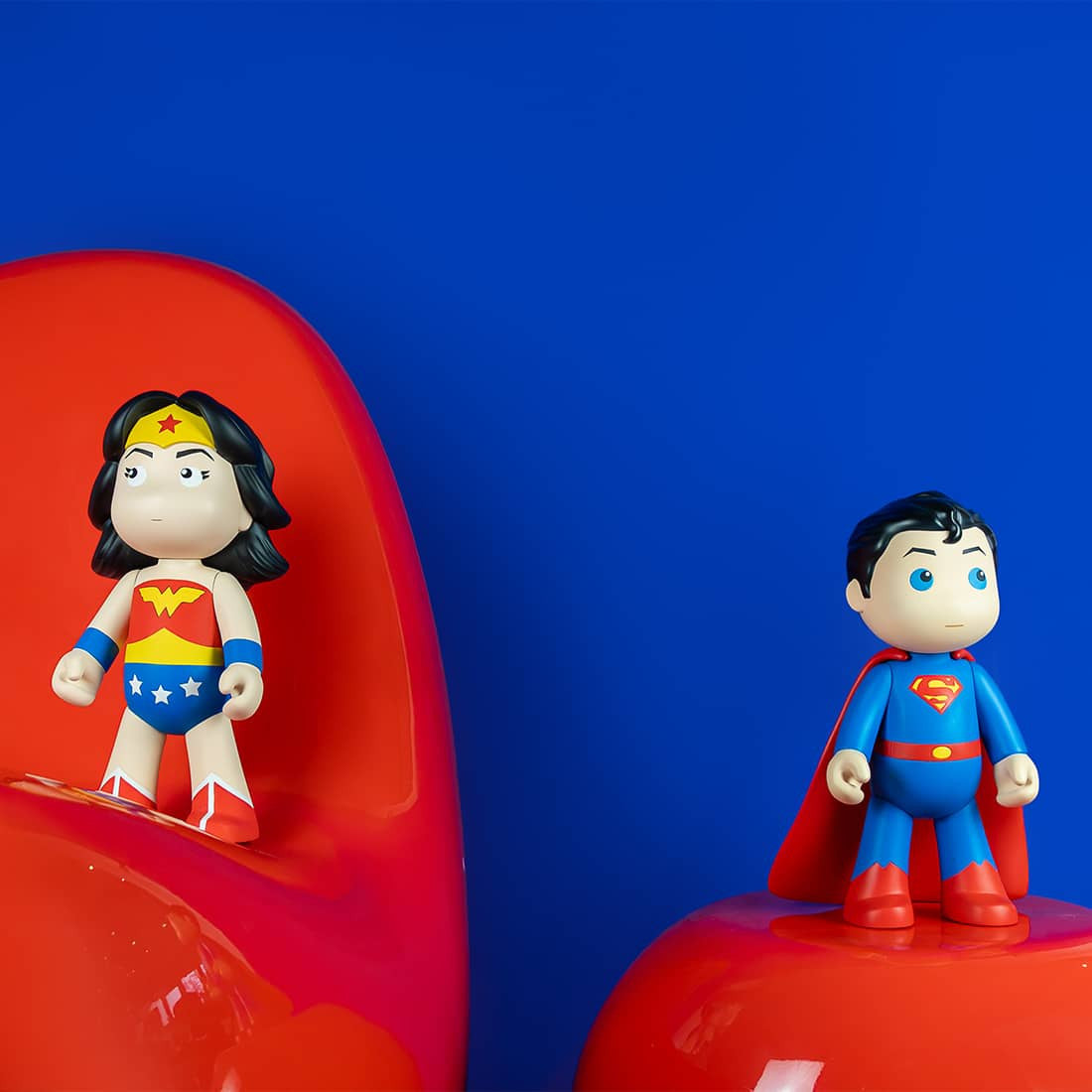 Leblon Delienne Wonder Woman Super Pop sculpture, profile view, 10 inch