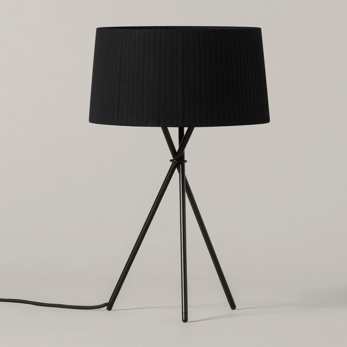 Santa & Cole Trípode G6 table lamp – black, image 2