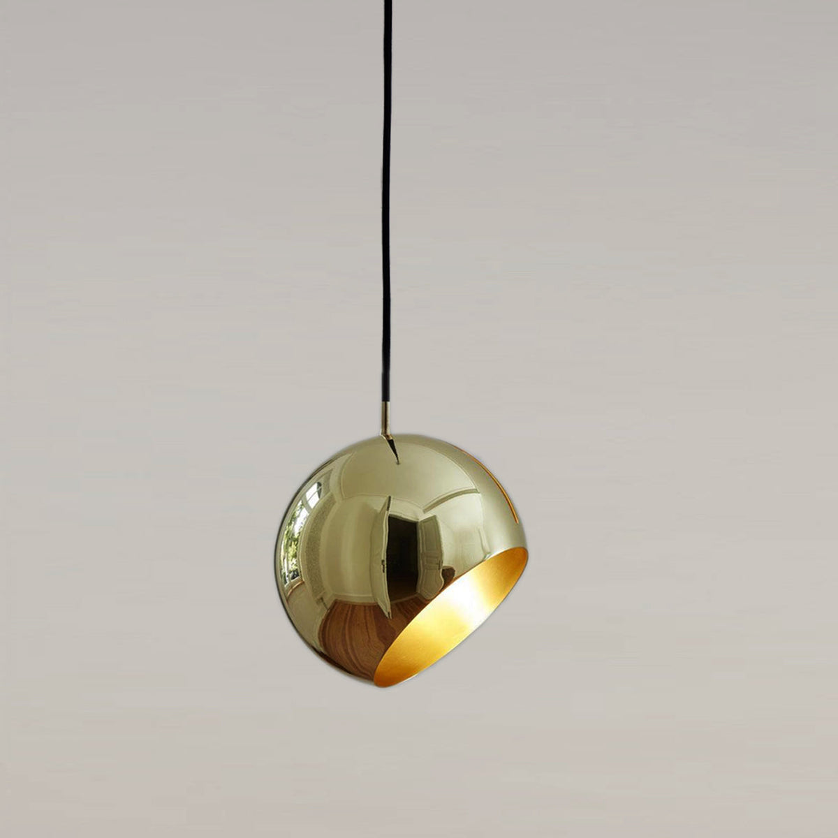 Nyta Tilt Globe Brass in solid brass – adjustable pendant light, photo 2