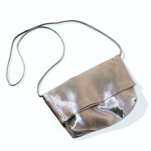 Mate Mono Shiny Fold Bag in Iron – flat shoulder bag, photo 1