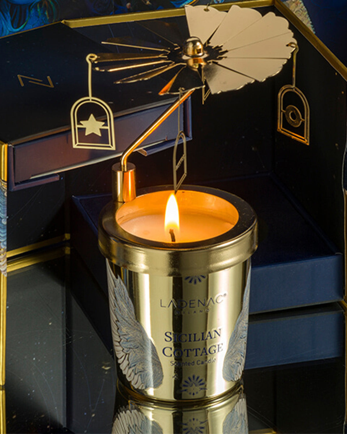 Sicilian Cottage 75 g carousel candle by Ladenac Milano, lit candle with its carousel