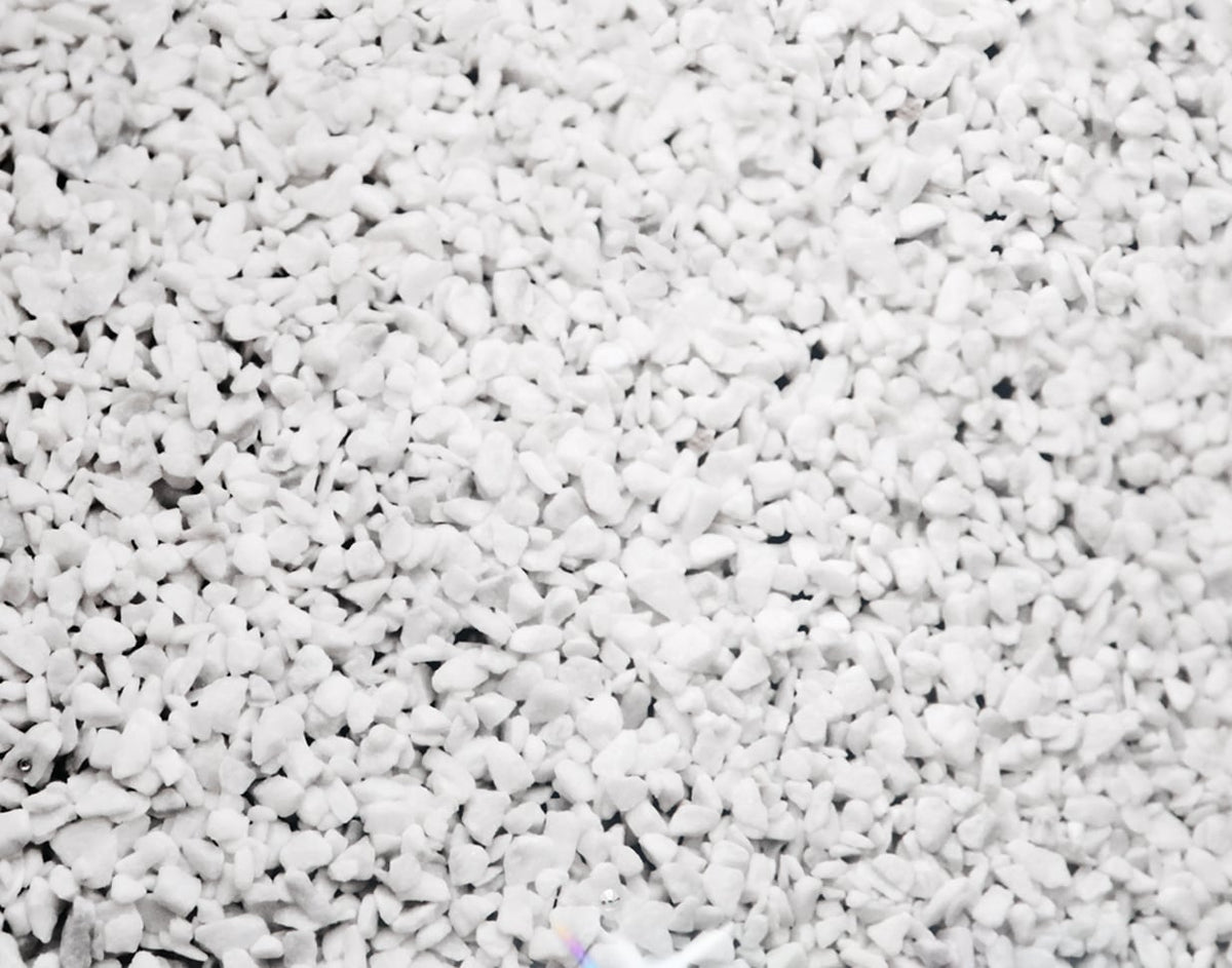 Mammalampa The Duchess – close-up of the white marble and crystal surface