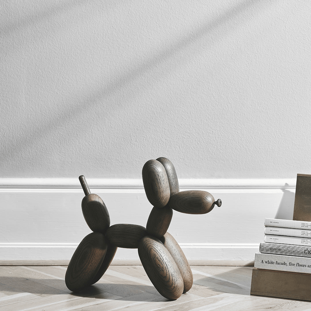 Boyhood Ballon d’Og wooden figure in smoked oak, Large (image 17)