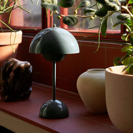 &Tradition Flowerpot Table Lamp Vp9