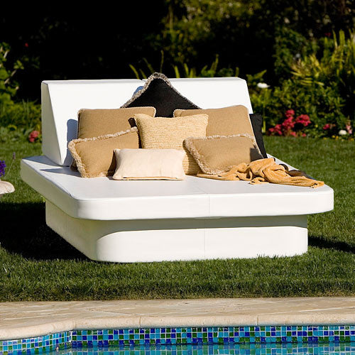 La Fete Design Furniture Crib Queen Resort Bed at MetropolitanDecor.com