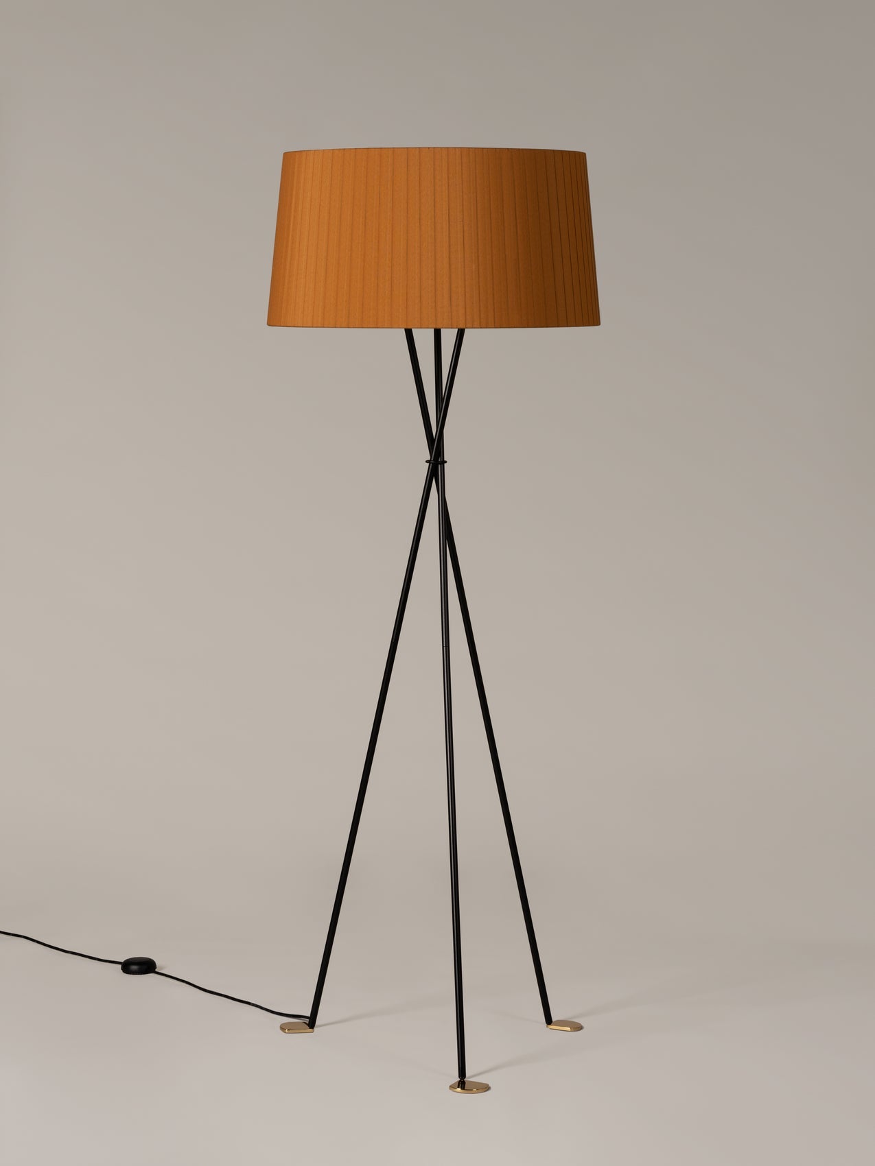 Tripode G5 Floor Lamp by Santa & Cole Spain
